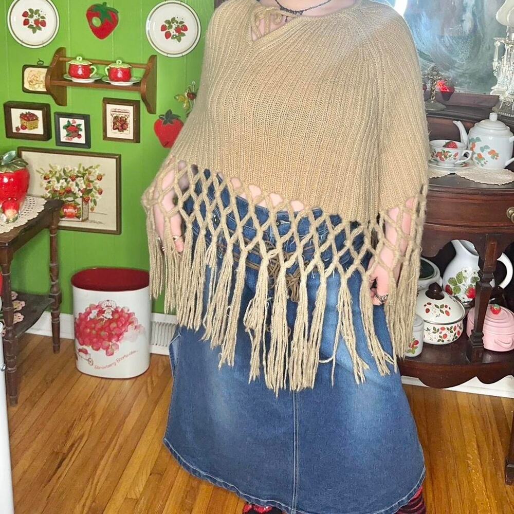 Jones new york 100 acrylic knit boho fairycore macrame inspired poncho shawl